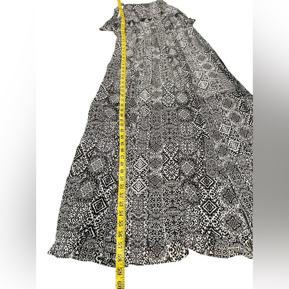 Torrid Ikat Chiffon Women's Black and White Maxi Dress Size 2X - Picture 10 of 13